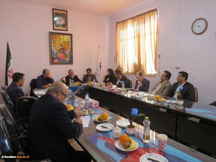 جلسه هم اندیشی چگونگی اجرا و ساخت دانشکده فنی دختران کاشان با حضور نماینده محترم کاشان ، ریاست منطقه 7 دانشگاه فنی و حرفه ای و ریاست محترم شورای اسلامی شهر کاشان در دانشکده
باسمه تعالی