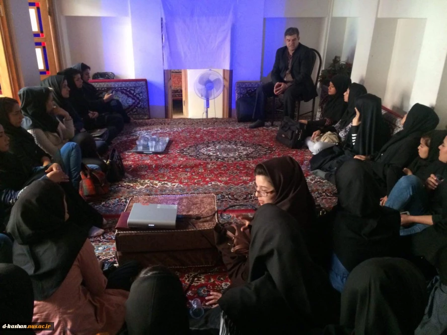 ارکاه آموزشی در زمینه انواع فرش وتاریخچه فرش دستبافت درایران وکاشان