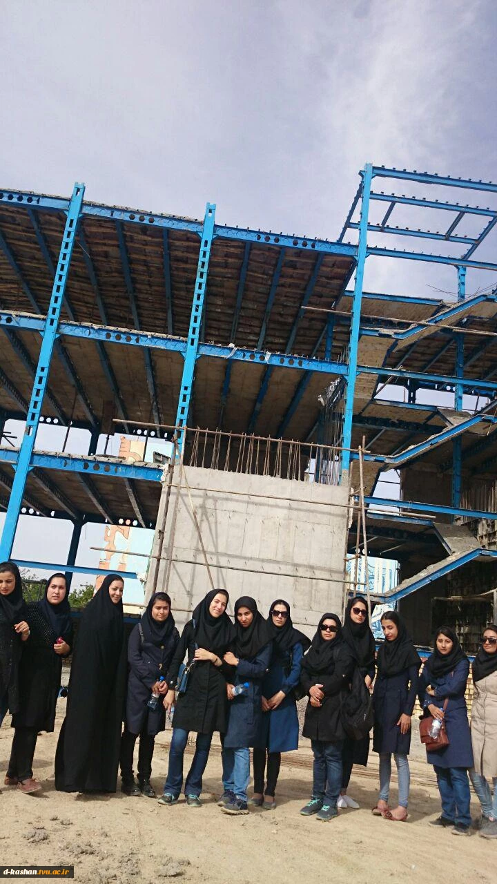 بازدید علمی دانشجویان رشته معماری دانشکده  از پروژه های عمرانی شهر کاشان