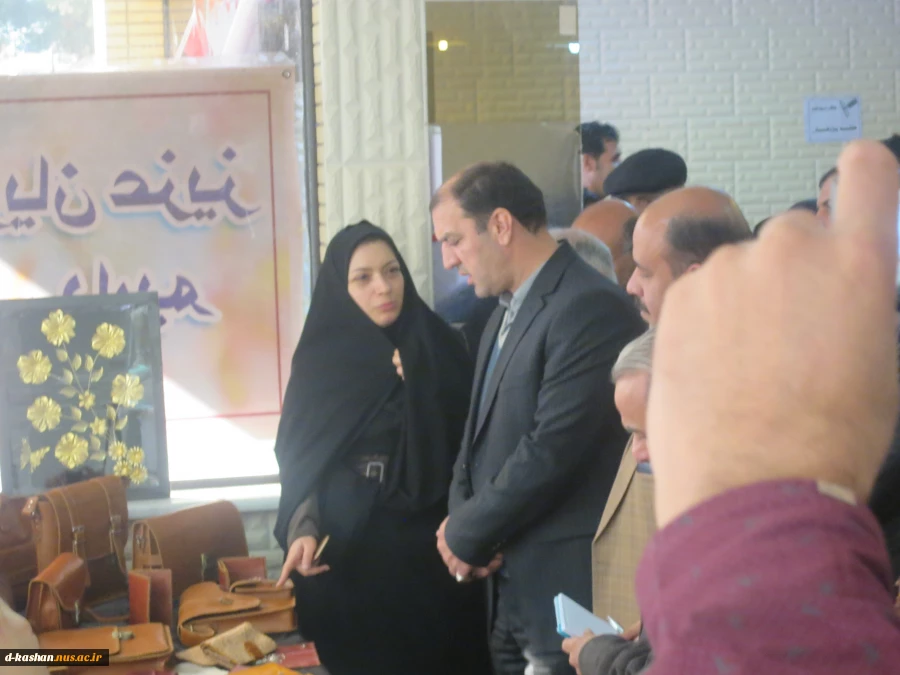 برگزاری نمایشگاه دستاوردهای دانشجویان به همراه بازارچه کارافرینی در دانشکده