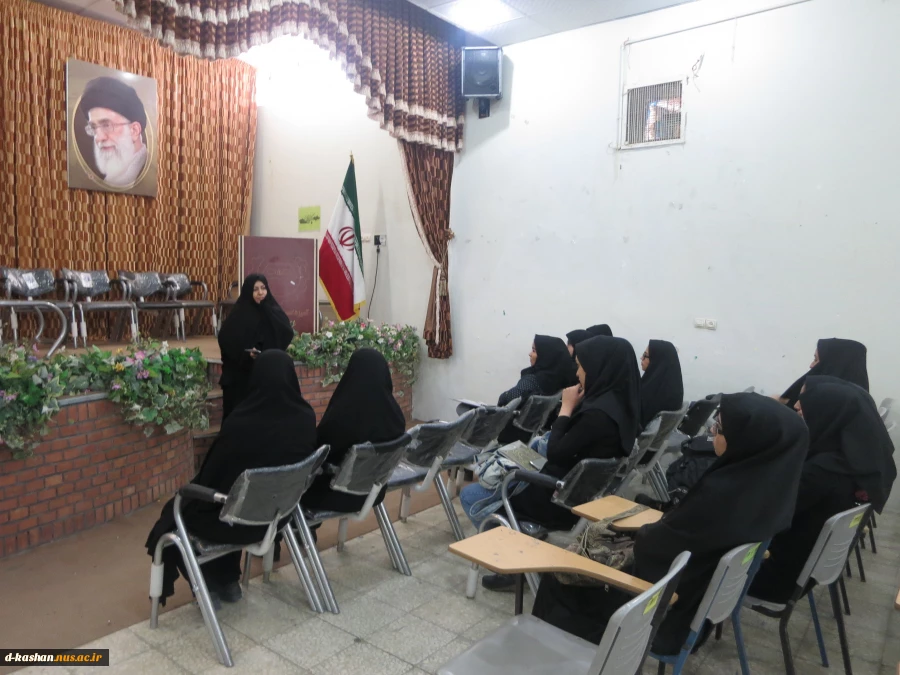 برگزاری جلسه توجیهی دانشجویان شاهد و ایثارگر با حضور مسئولین بنیاد شهید و امور ایثارگران کاشان