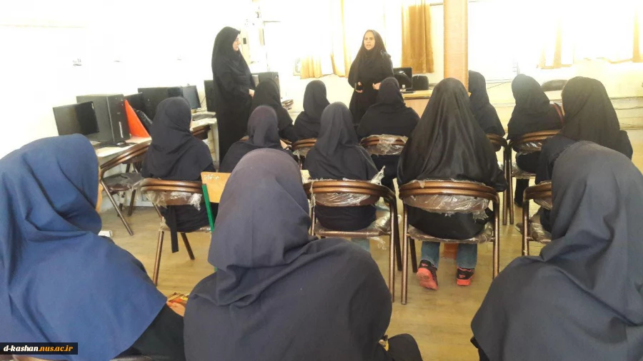 بازدید هنرآموزان هنرستان های فنی و حرفه ای نجابت کاشان. مکتبی فریدون شهر و دکتر حسابی محلات از دانشکده