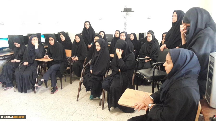 بازدید هنرآموزان هنرستان های فنی و حرفه ای نجابت کاشان. مکتبی فریدون شهر و دکتر حسابی محلات از دانشکده