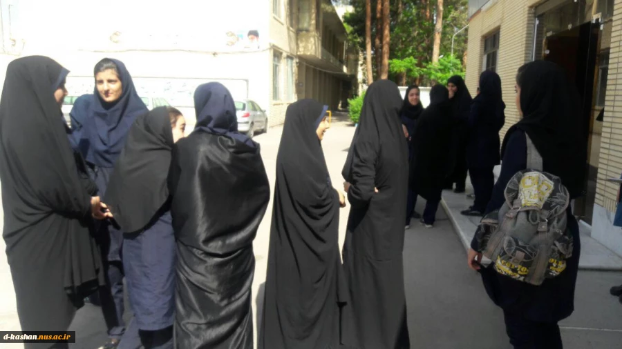 بازدید هنرجویان هنرستان شهید گلچهرگان کاشان از دانشکده