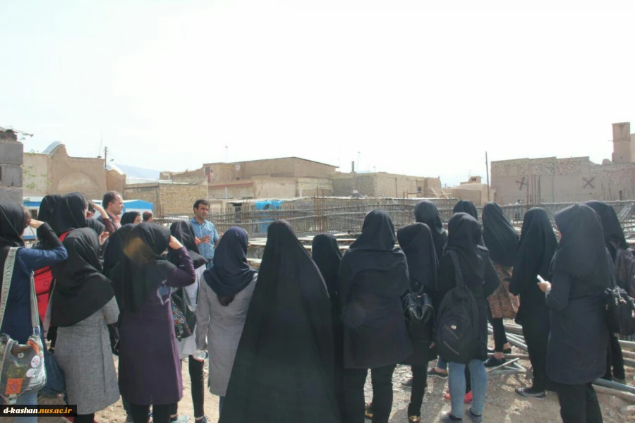 بازدید علمی دانشجویان رشته معماری از پروزه های در حال ساخت کاشان