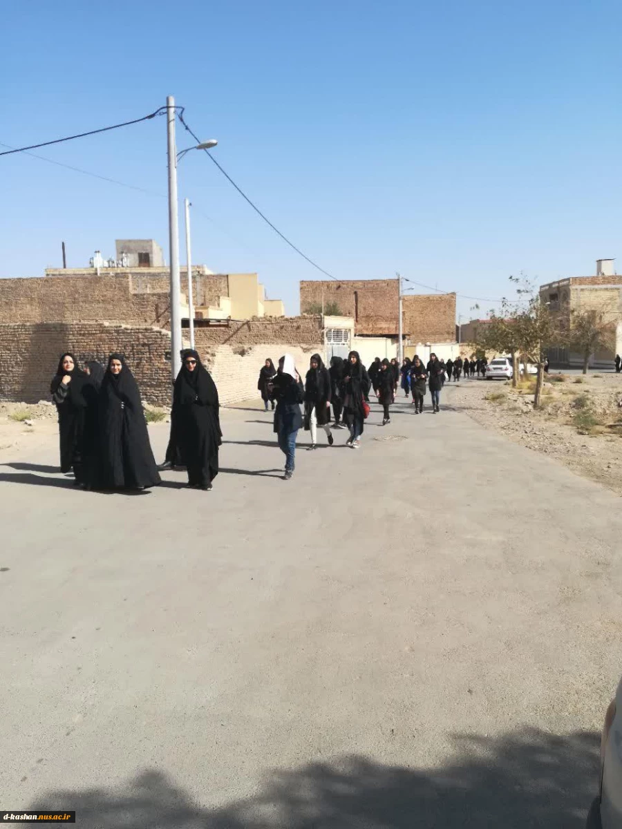 پیاده روی دانشجویان ، کارکنان و اساتید دانشکده بمناسبت هفته تربیت بدنی